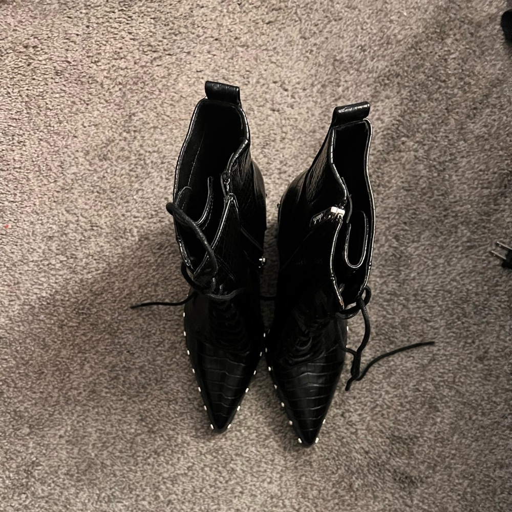 Charles David heel booties with zipper on the side